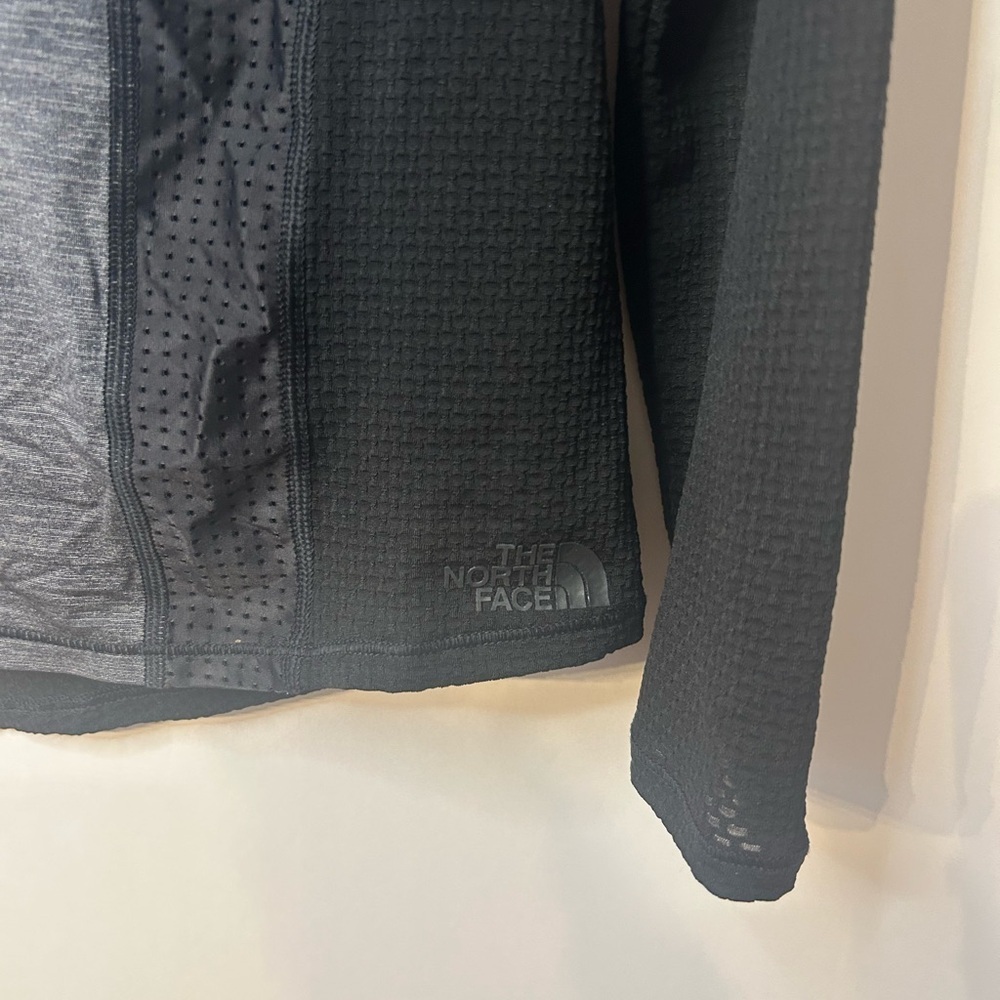 The North Face Women’s Black and Gray Determination Long Sleeve Top, Size Medium - Picture 3 of 9